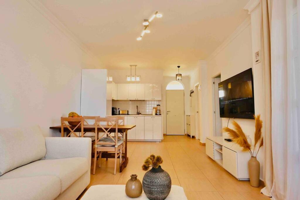 Costa Adeje, 2 Bedrooms Apartment Buitenkant foto